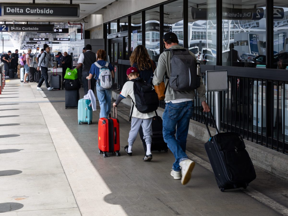 Major US Airlines Increase Checked Baggage Fees Amid Rising Fuel Costs