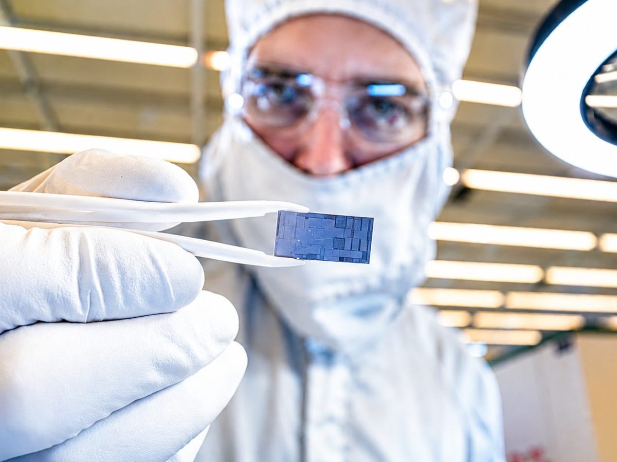 Intel Opens Its Most Advanced US Chipmaking Facilities to Media Amid Geopolitical Tensions